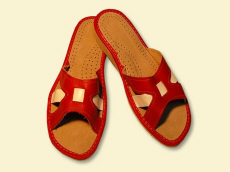 Fabrikant: graanpantoffels, sandalen, slippers, klompen, kinderlaarzen, schapenvachtlaarzen, wollen warmers