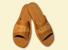 Fabrikant: graanpantoffels, sandalen, slippers, klompen, kinderlaarzen, schapenvachtlaarzen, wollen warmers