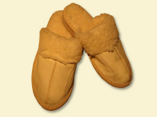 Fabrikant: graanpantoffels, sandalen, slippers, klompen, kinderlaarzen, schapenvachtlaarzen, wollen warmers