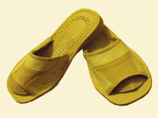 Fabrikant: graanpantoffels, sandalen, slippers, klompen, kinderlaarzen, schapenvachtlaarzen, wollen warmers