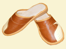 Fabrikant: graanpantoffels, sandalen, slippers, klompen, kinderlaarzen, schapenvachtlaarzen, wollen warmers
