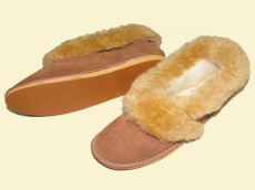 Fabrikant: graanpantoffels, sandalen, slippers, klompen, kinderlaarzen, schapenvachtlaarzen, wollen warmers