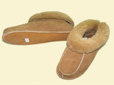 Fabrikant: graanpantoffels, sandalen, slippers, klompen, kinderlaarzen, schapenvachtlaarzen, wollen warmers
